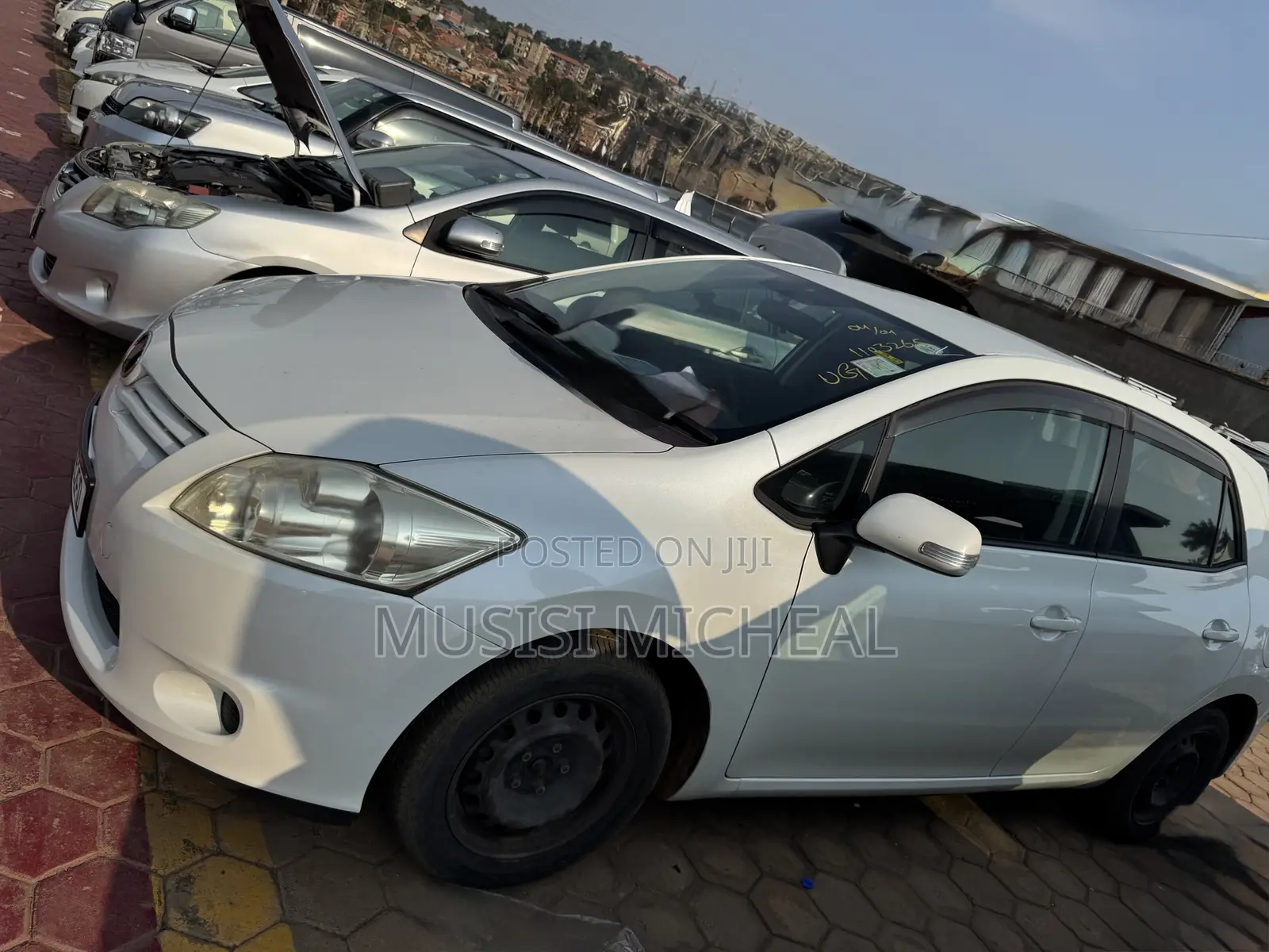 Toyota Auris 2011 White