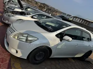 Toyota Auris 2011 White
