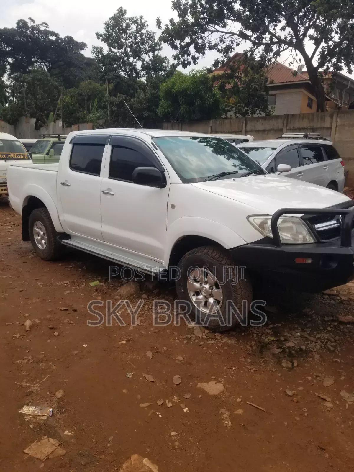 Toyota Hilux 2010 White