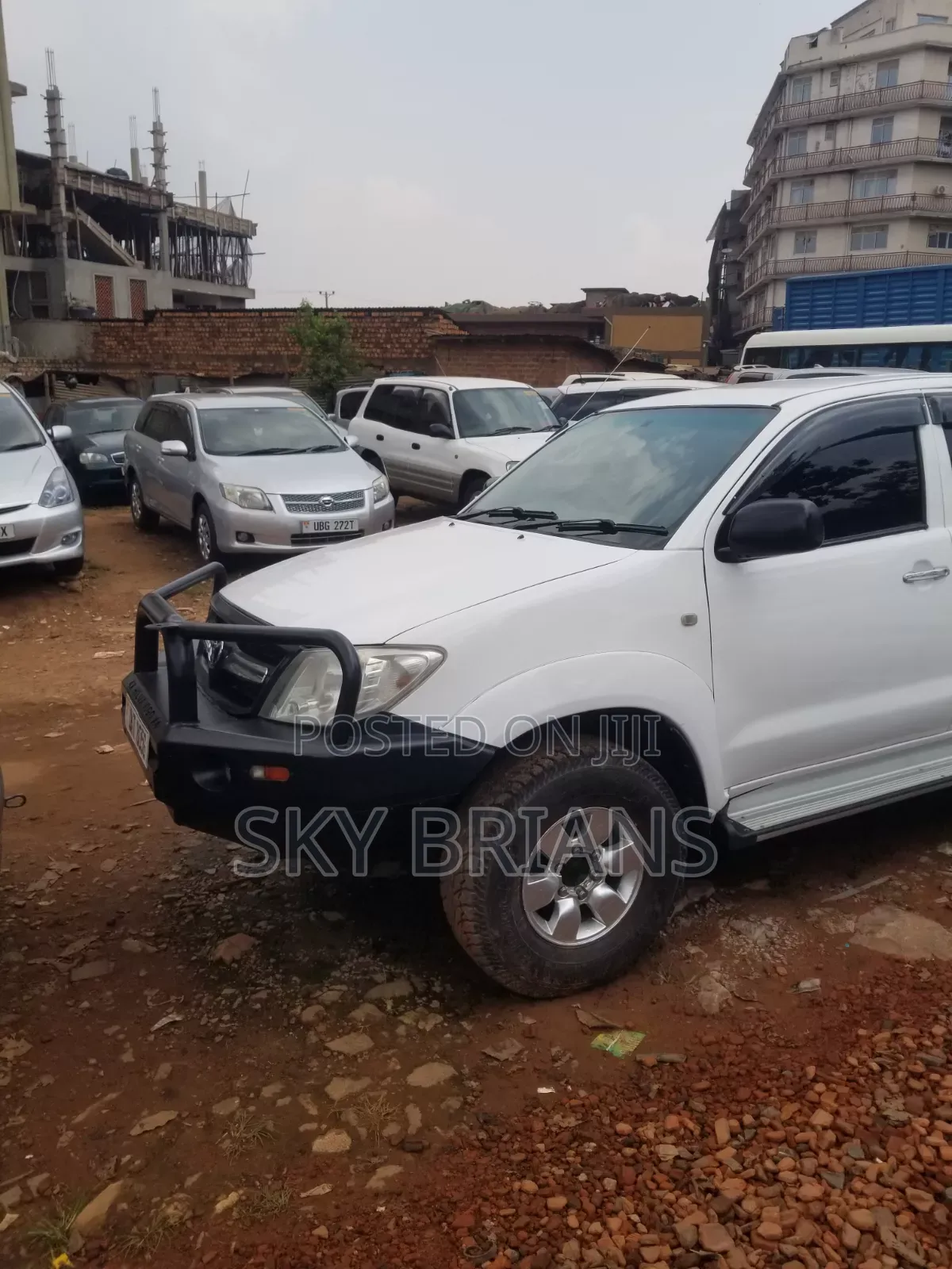 Toyota Hilux 2010 White