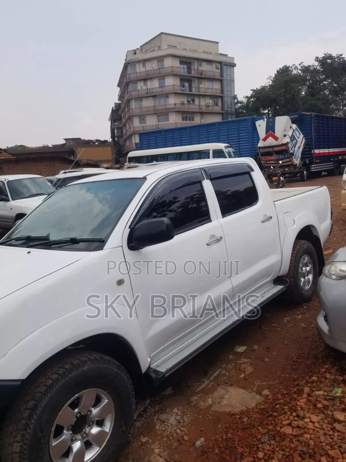 Toyota Hilux 2010 White