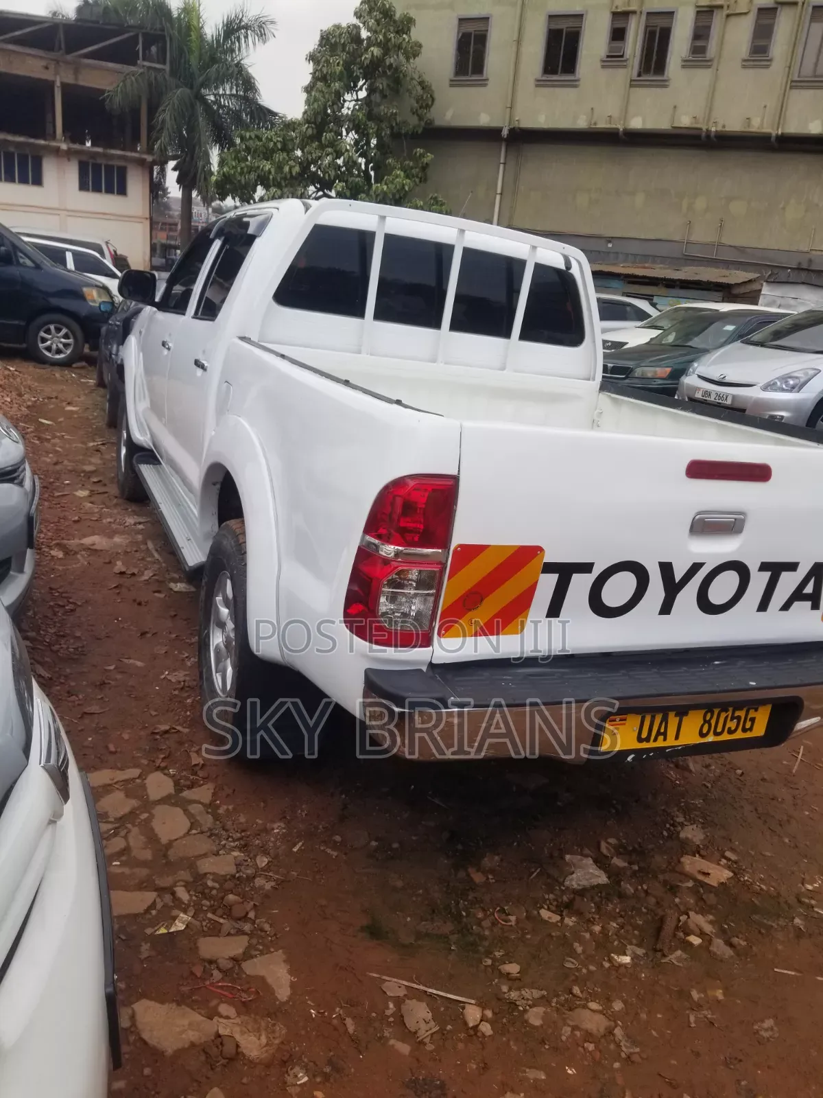 Toyota Hilux 2010 White