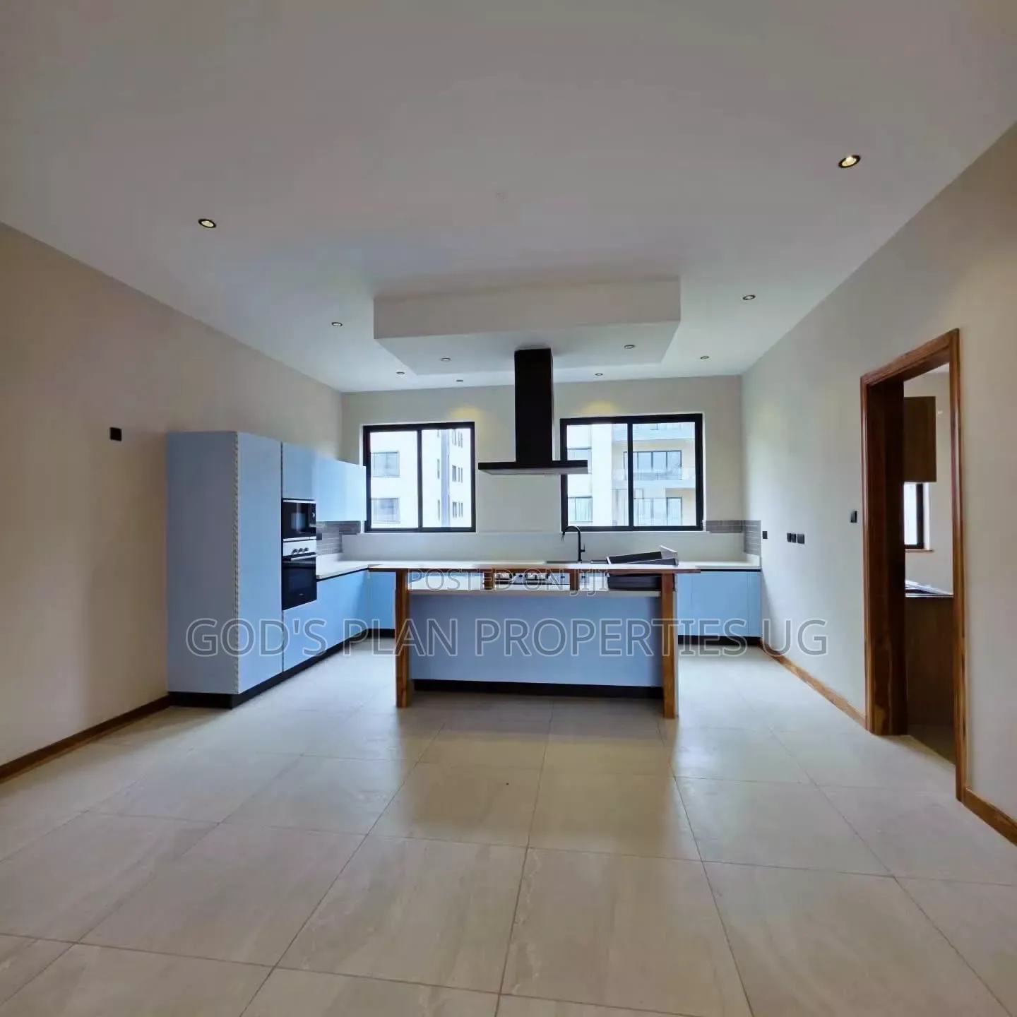 3bdrm Apartment in Mbuya Estate, Central Division for rent