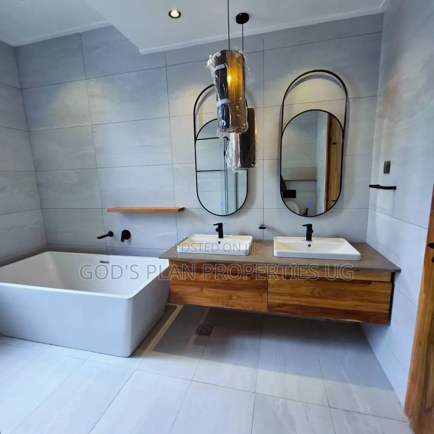 3bdrm Apartment in Mbuya Estate, Central Division for rent