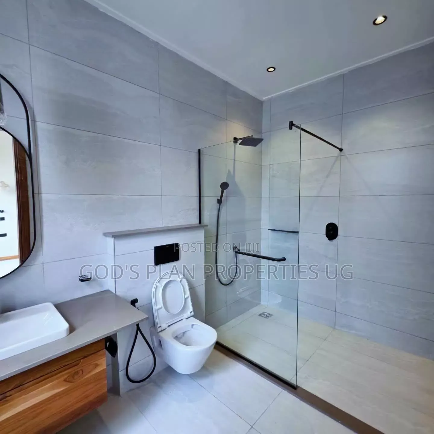 3bdrm Apartment in Mbuya Estate, Central Division for rent
