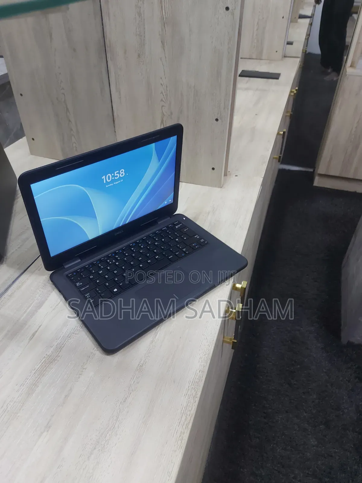 Laptop Dell Latitude 3310 4GB Intel Celeron SSD 128GB