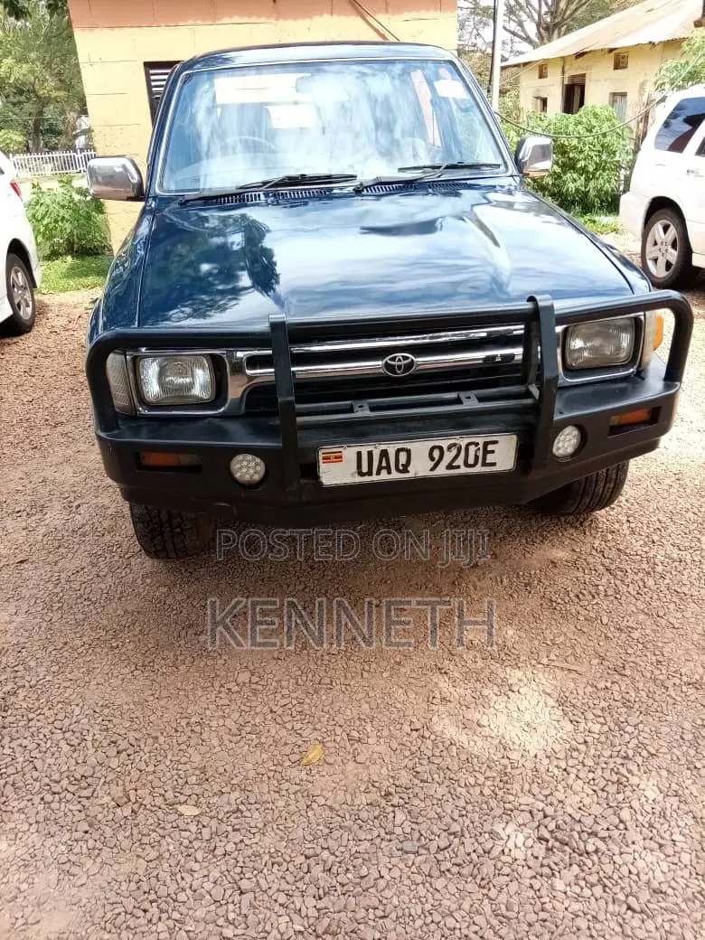Toyota Hilux 1994 Blue