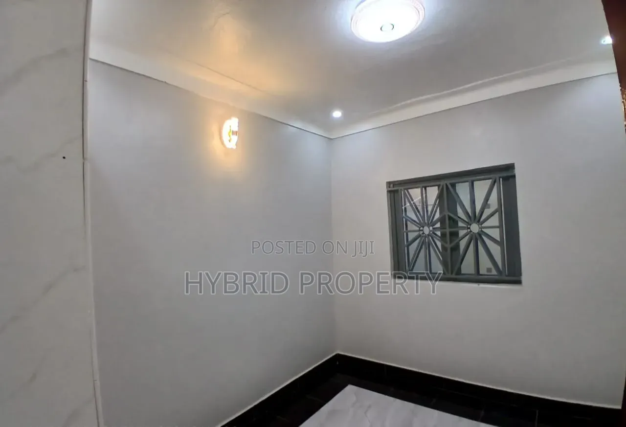 2bdrm Apartment in Nansana Along Hoima for sale