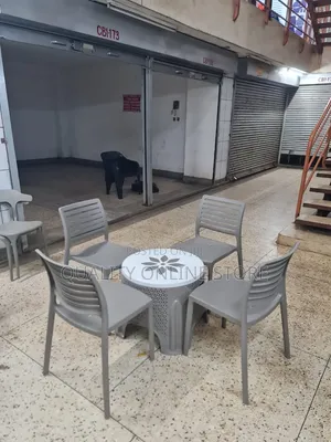 Club Bars Plastic Table and Chairs Plastic Table and Chairs