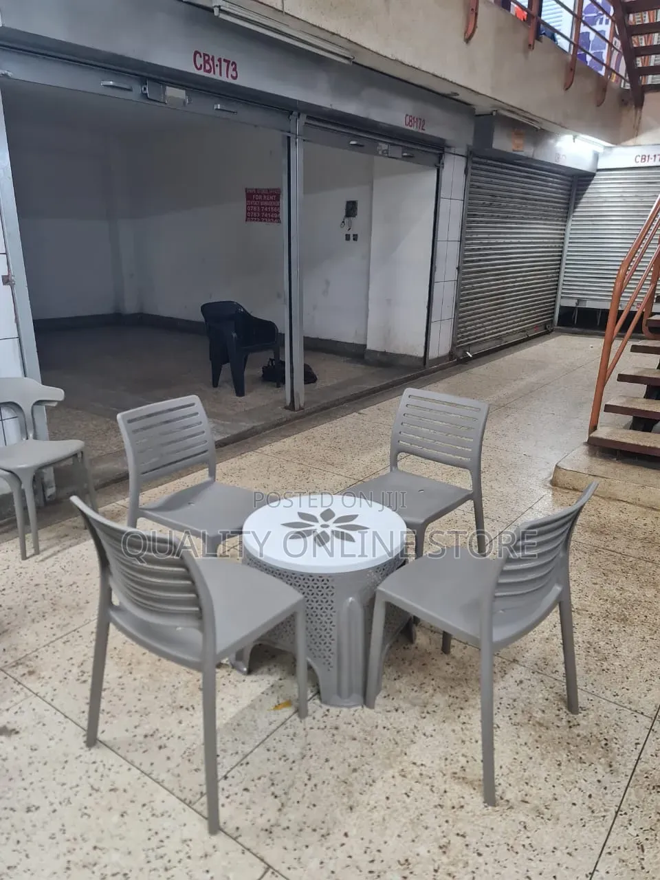 Club Bars Plastic Table and Chairs Plastic Table and Chairs
