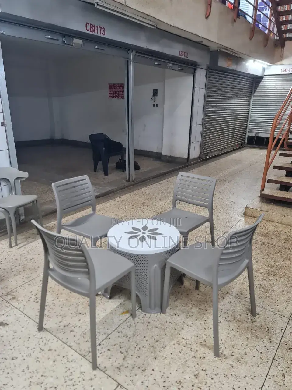Club Bars Plastic Table and Chairs Plastic Table and Chairs