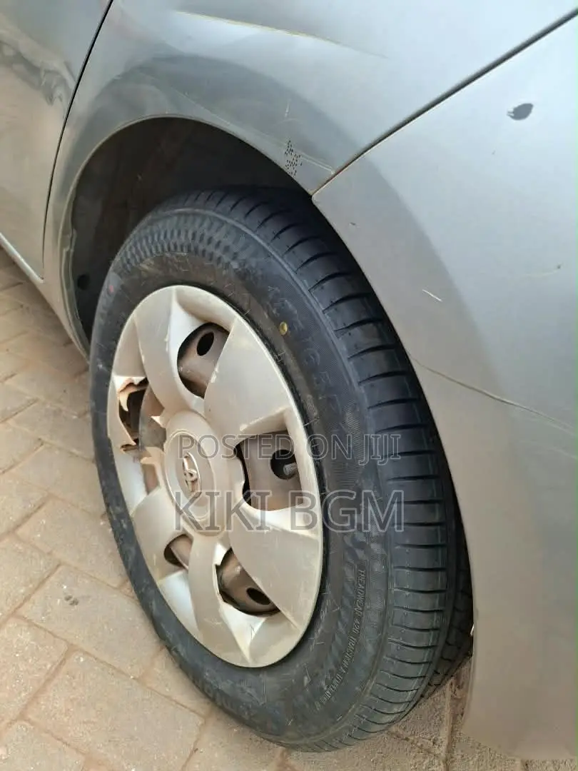 Toyota Vitz 1.3 AWD 3dr 2007 Gray