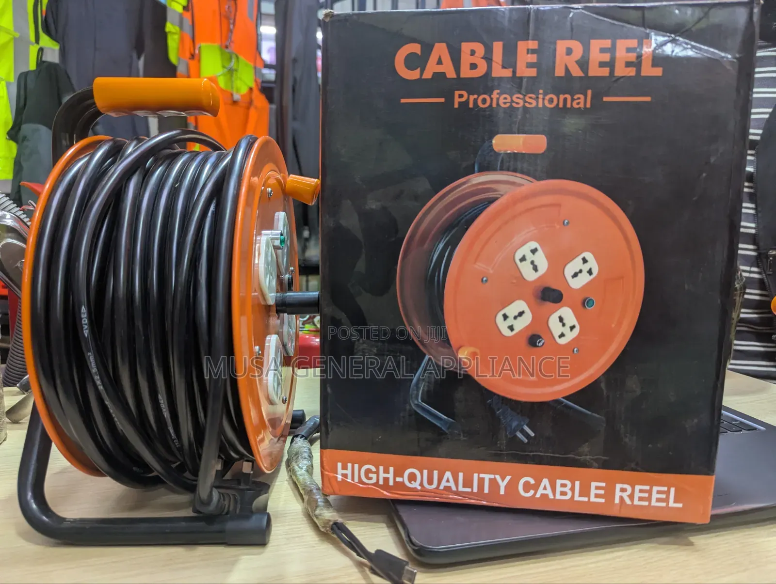 Heavy-Duty Extension Cable Reel 2.5 25m