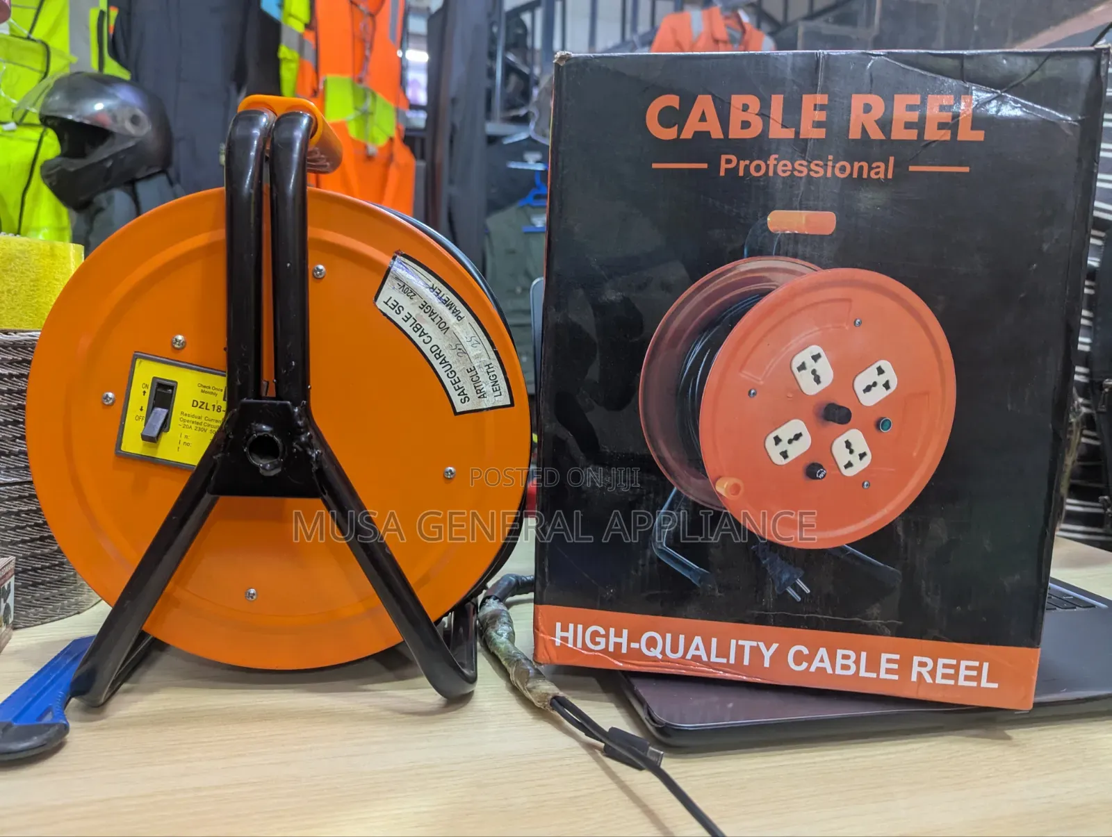 Heavy-Duty Extension Cable Reel 2.5 25m