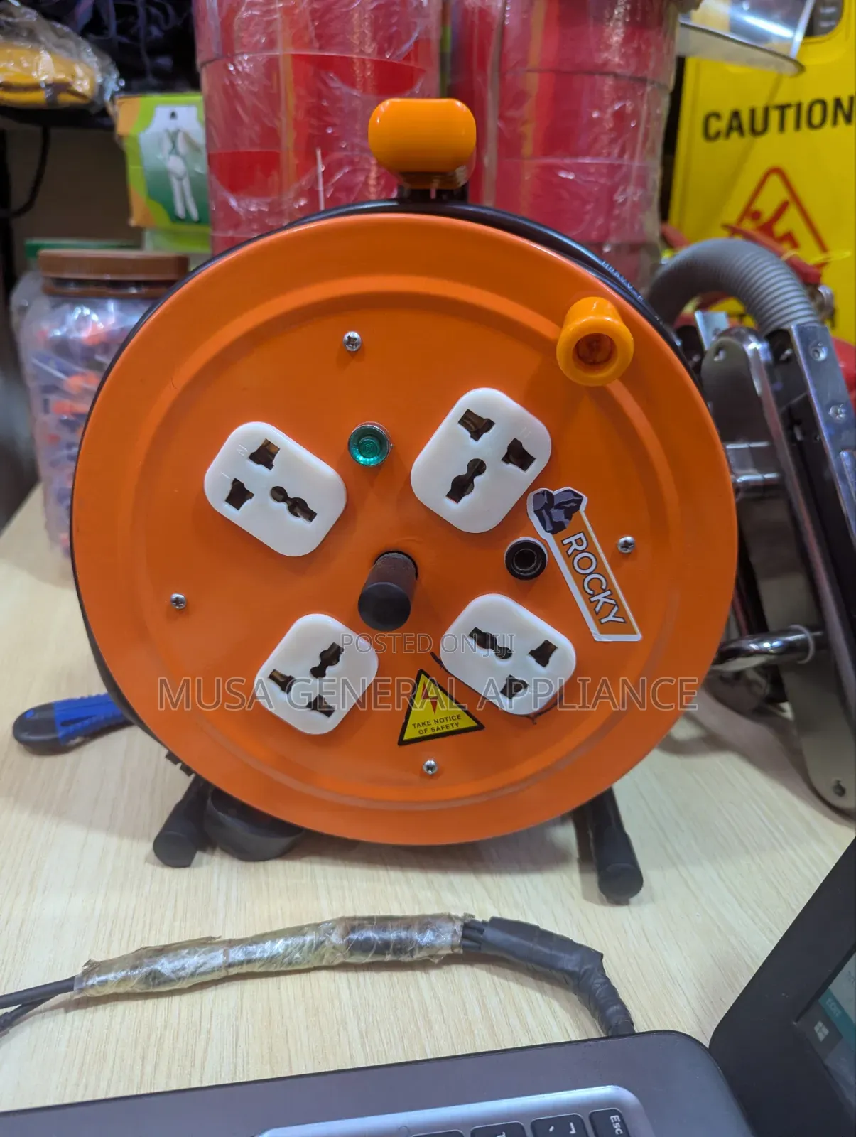 Socket Outlet Panel, 2.5 50m Sturdy Metal Stand With Grip Handle