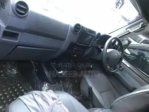 Toyota Land Cruiser Prado 2017 Gray