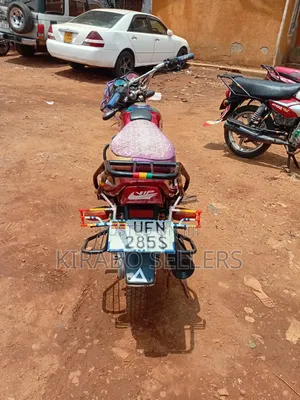 Bajaj CT 125X 2023 Red