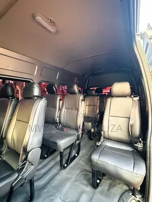 Toyota HiAce 2012 Silver