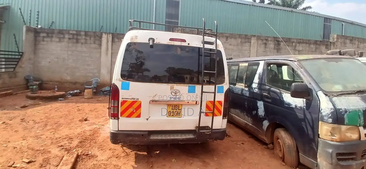 Toyota HiAce 2010 White