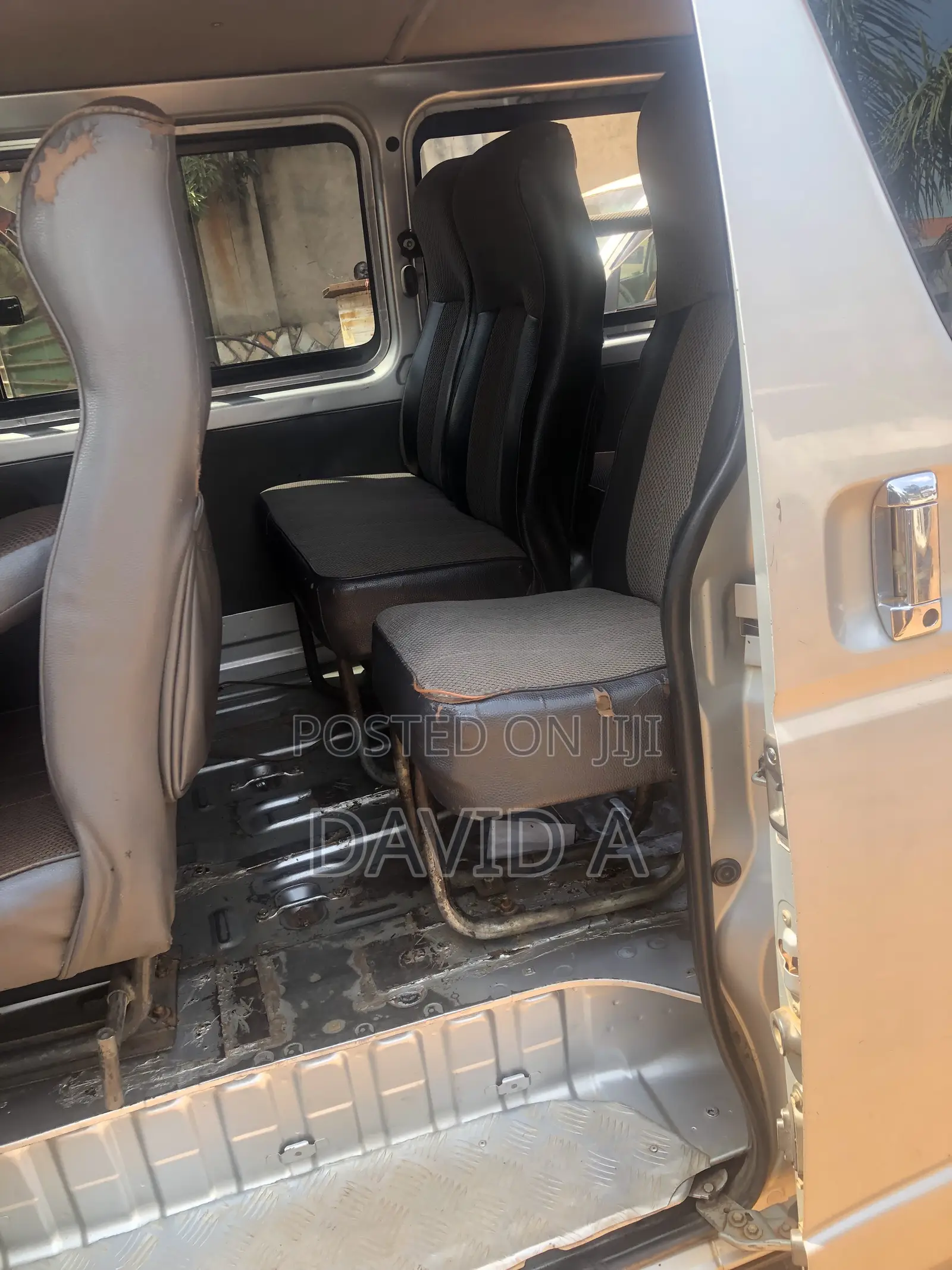 Toyota HiAce 2010 White