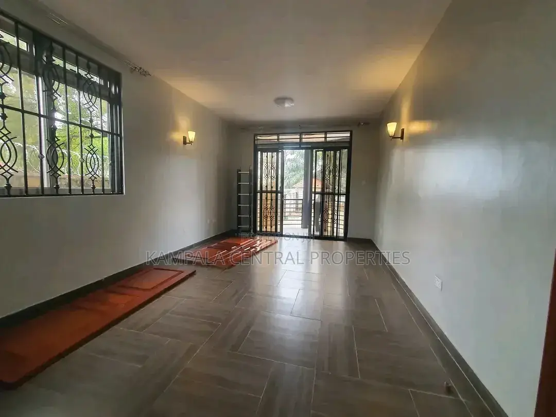 3bdrm Maisonette in Lugogo, Central Division for rent