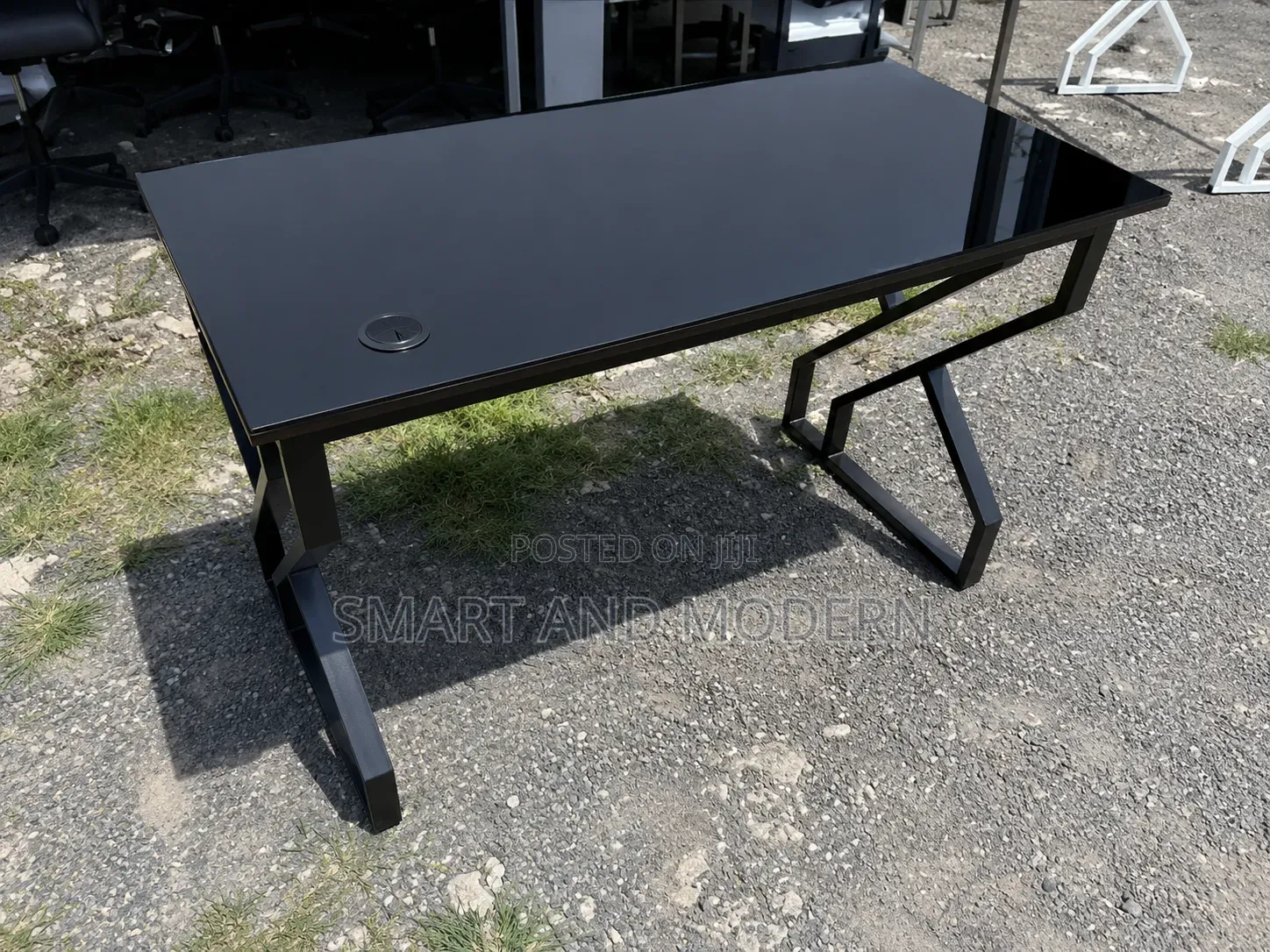 Black Color Television Chassis Office Desk Table 54