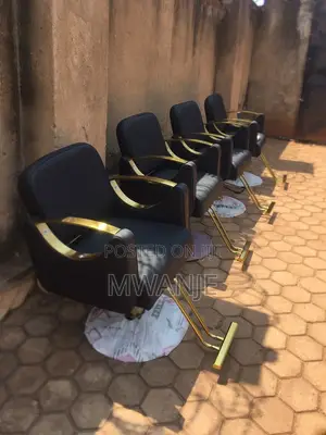 Min Quality Barber Chairs