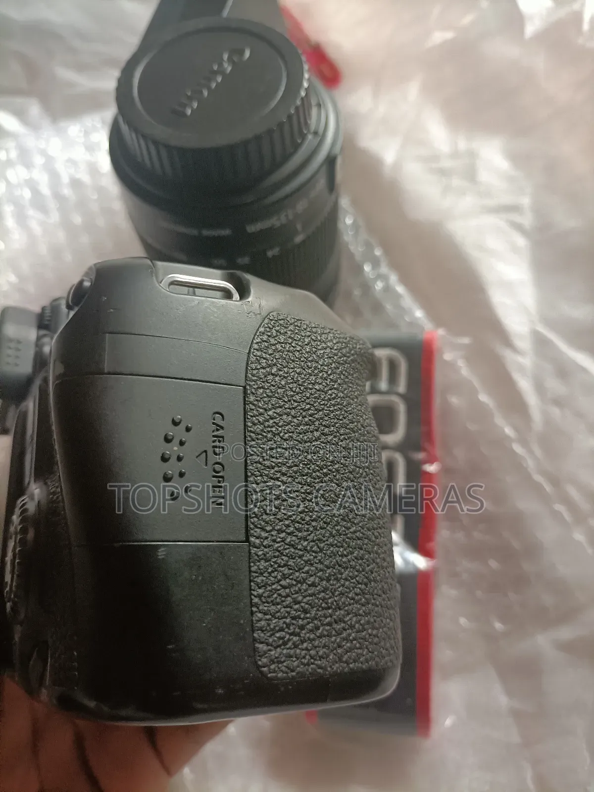 Canon EOS 70D With EF-S 18-135mm Lens Camera Kit