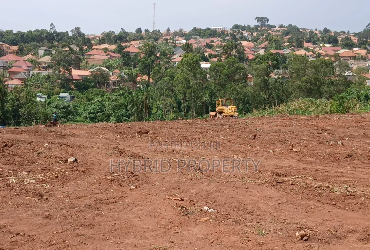 Prime Plots for Sale at Wakiso Town~Bulabakulu Executive Land Estate.