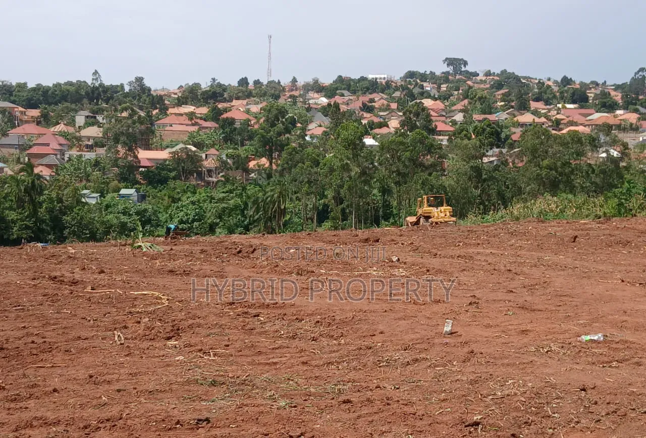 Prime Plots for Sale at Wakiso Town~Bulabakulu Executive Land Estate.