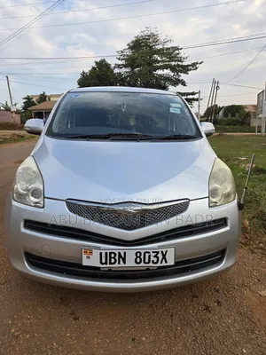 Toyota Ractis 1.5 FWD 2009 Silver