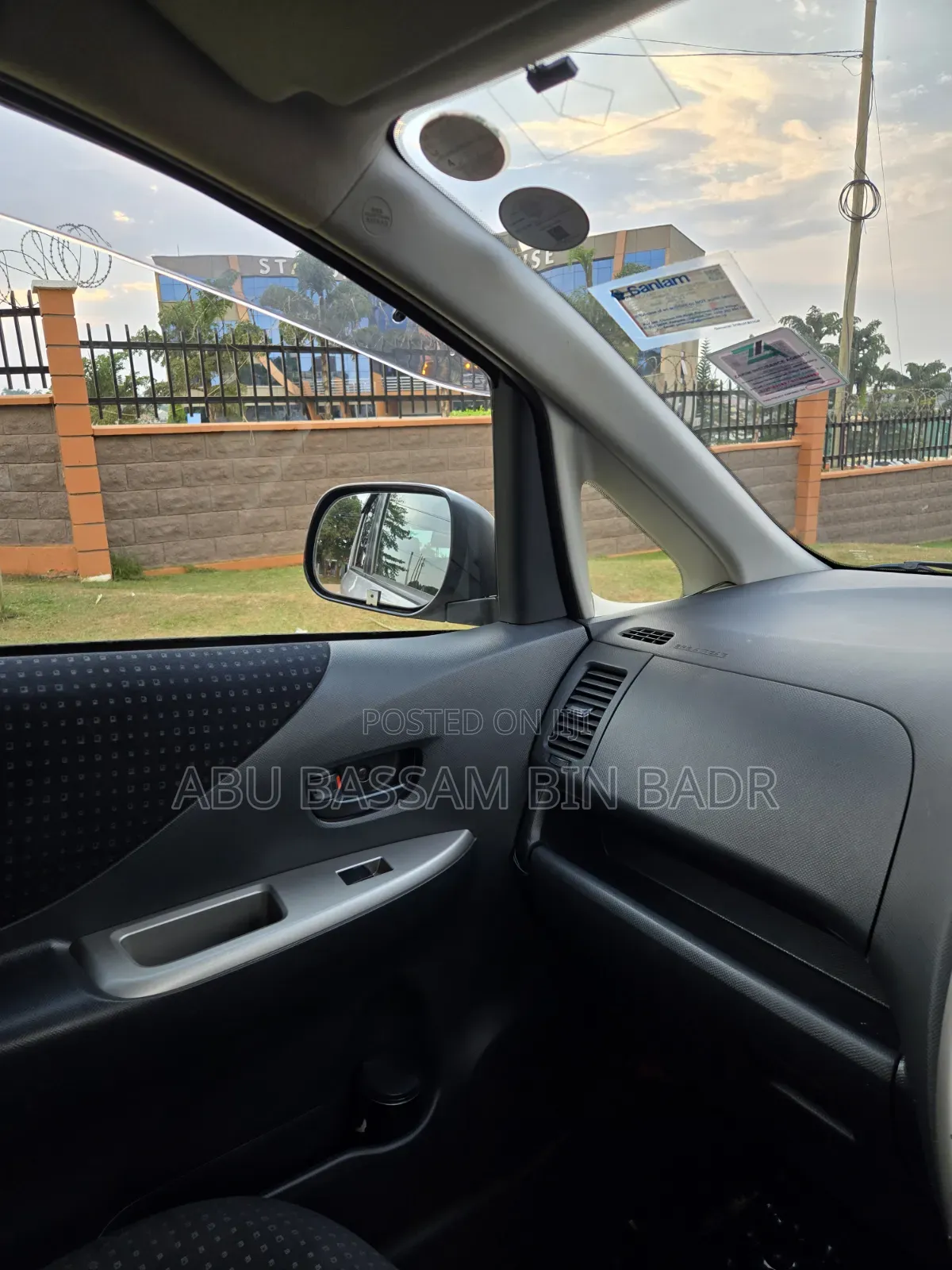 Toyota Ractis 1.5 FWD 2009 Silver