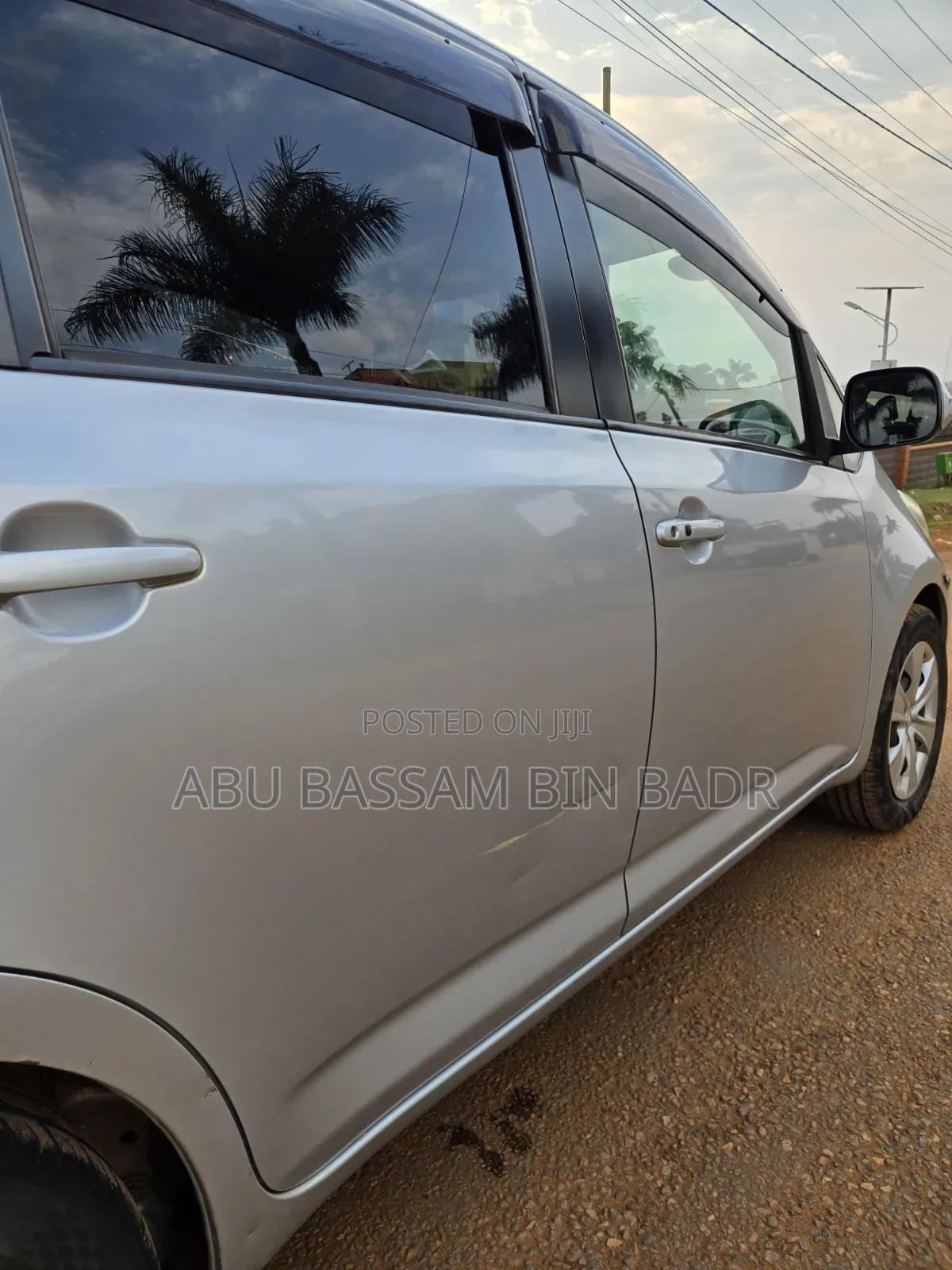 Toyota Ractis 1.5 FWD 2009 Silver