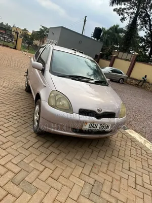 Toyota Vitz 2003 Pink