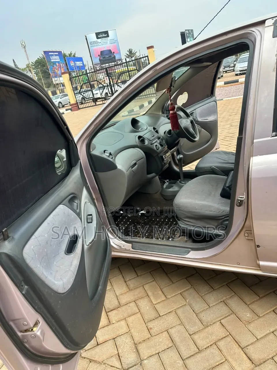 Toyota Vitz 2003 Pink
