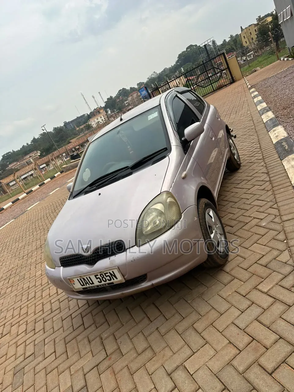 Toyota Vitz 2003 Pink