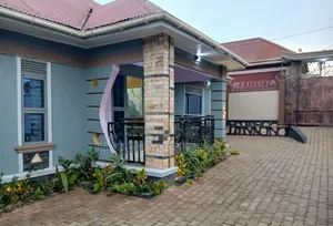 4bdrm House in Nansana Along Hoima for sale