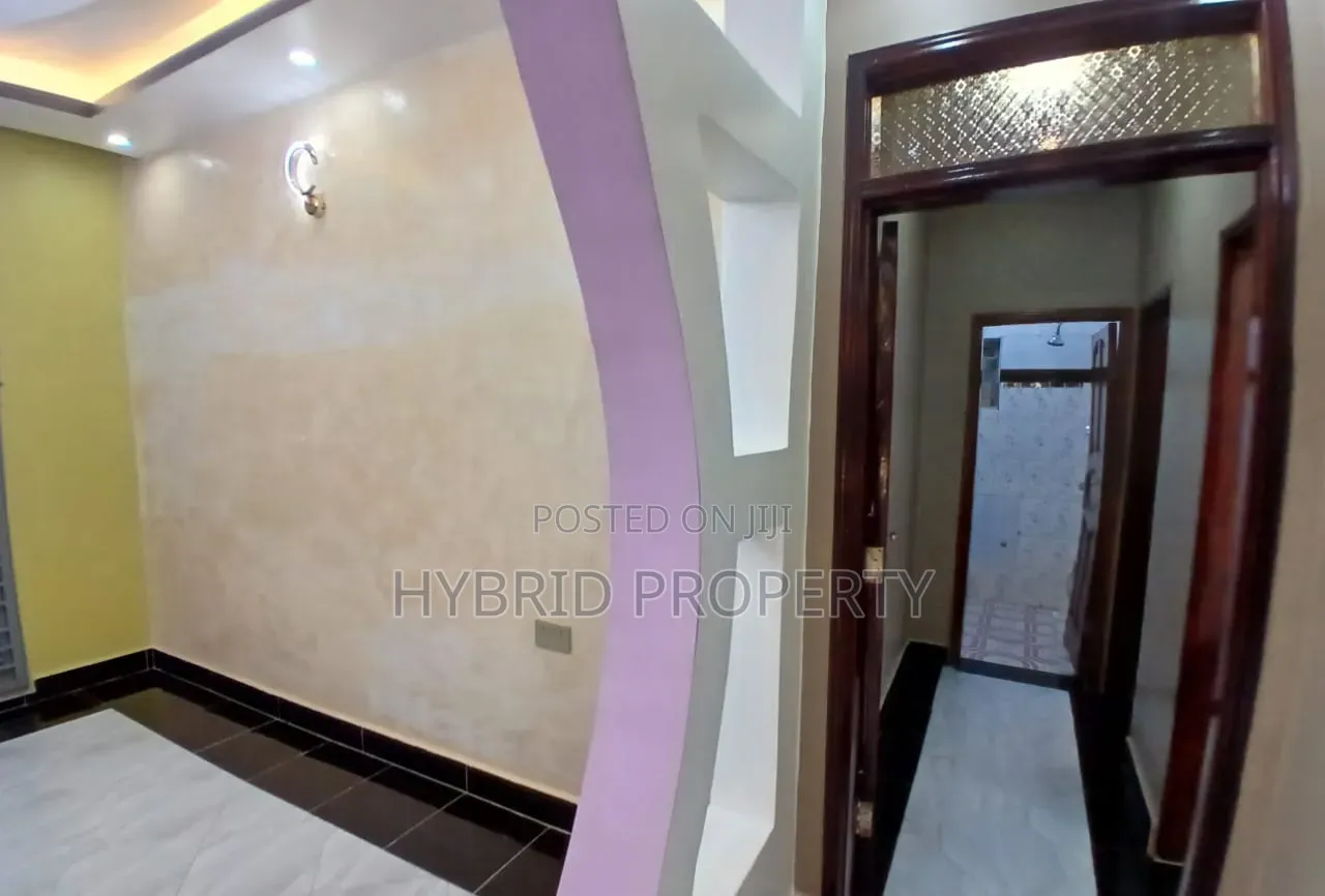 4bdrm House in Nansana Along Hoima for sale