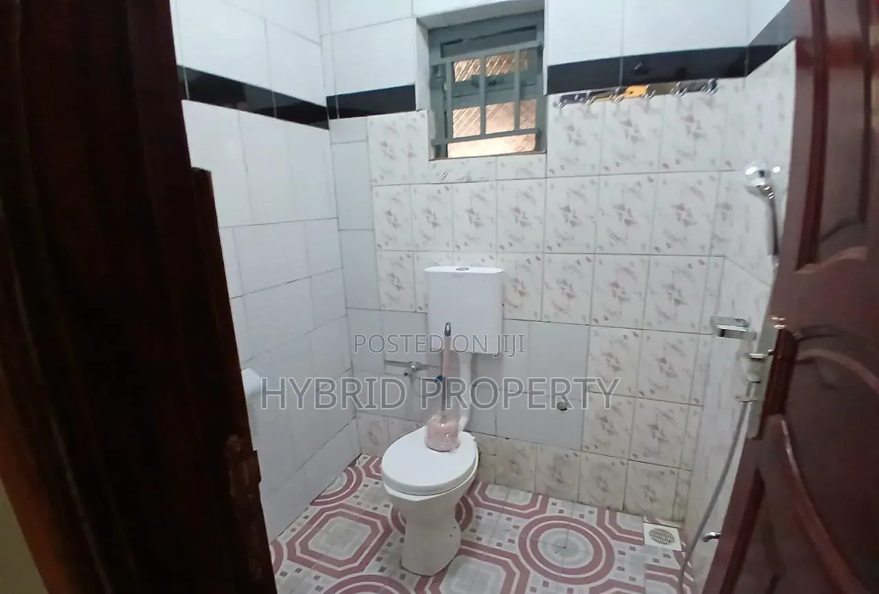 4bdrm House in Nansana Along Hoima for sale
