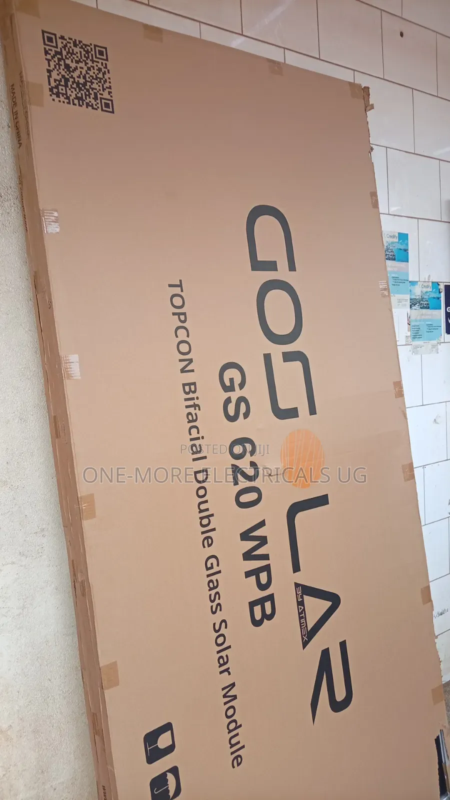 620w/24volts Solar Panels in a Parked Box