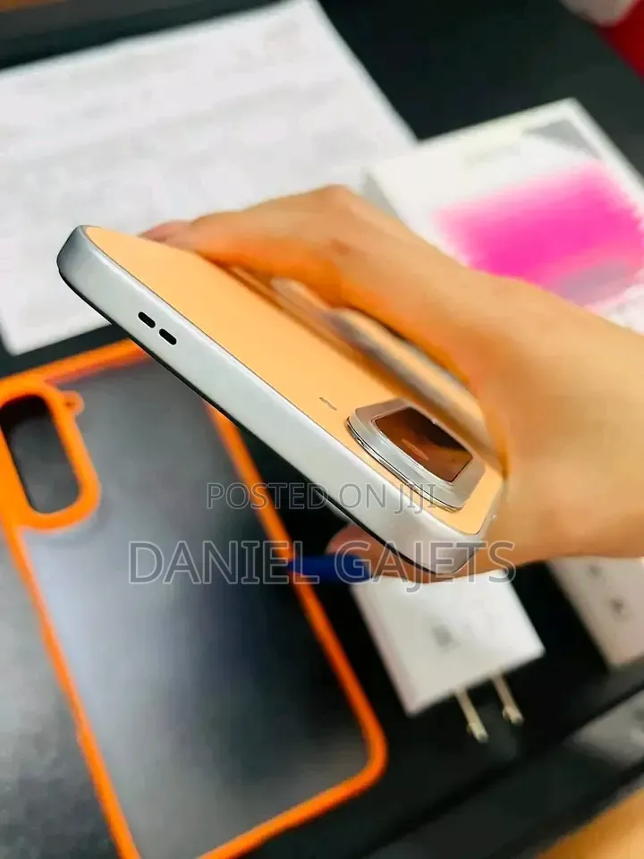 New Infinix Hot 70 256 GB Orange