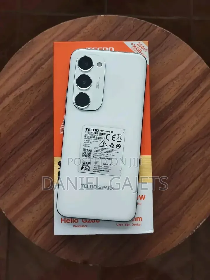 New Tecno Spark 40 Pro+ 256 GB Silver