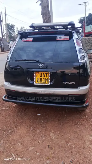 Toyota Raum 2000 Black
