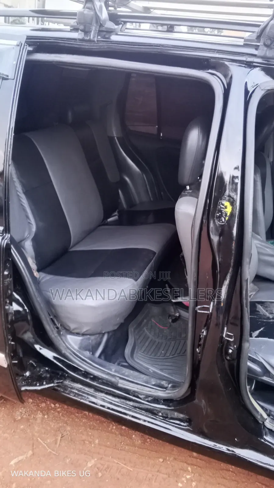 Toyota Raum 2000 Black