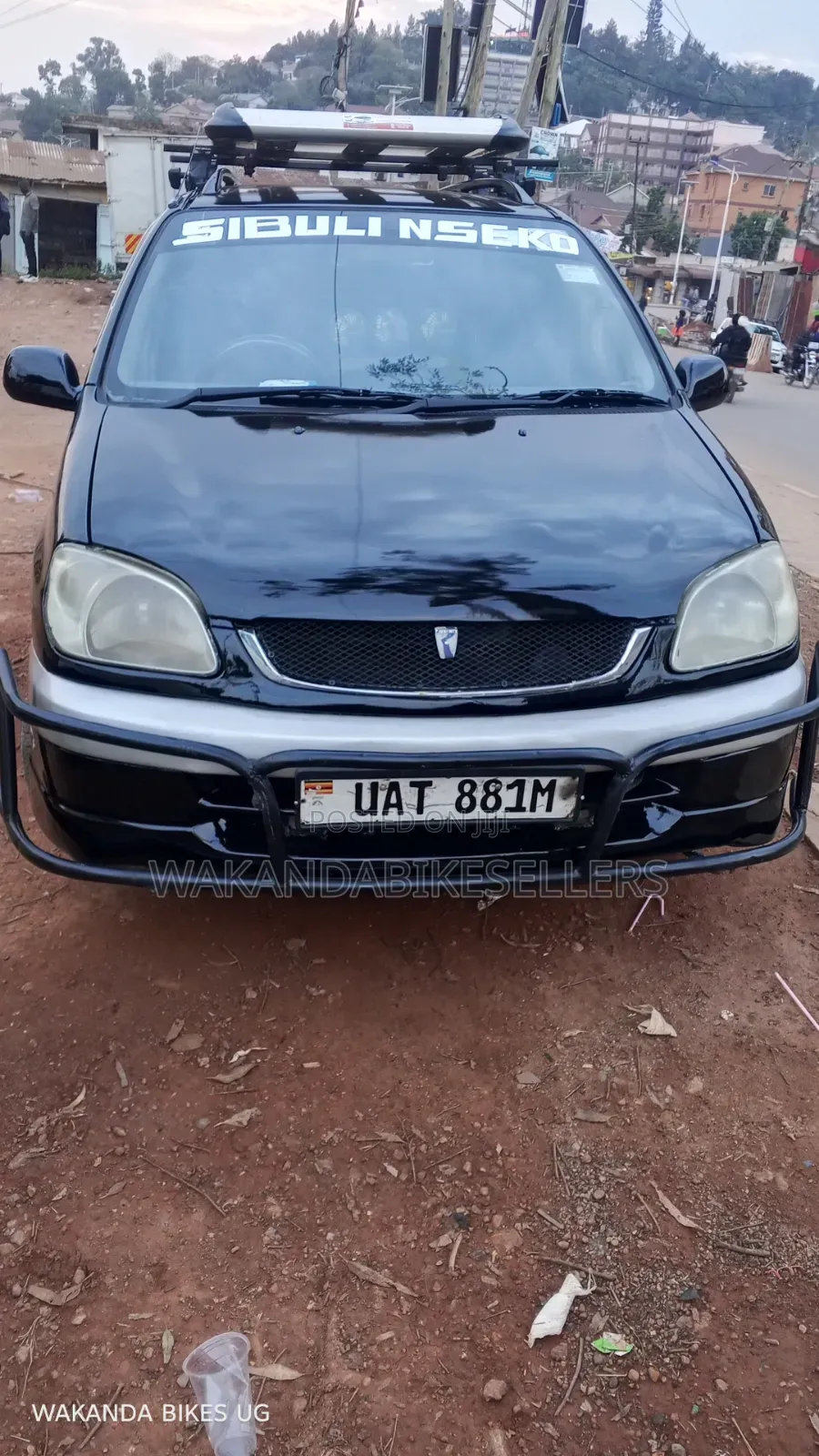 Toyota Raum 2000 Black