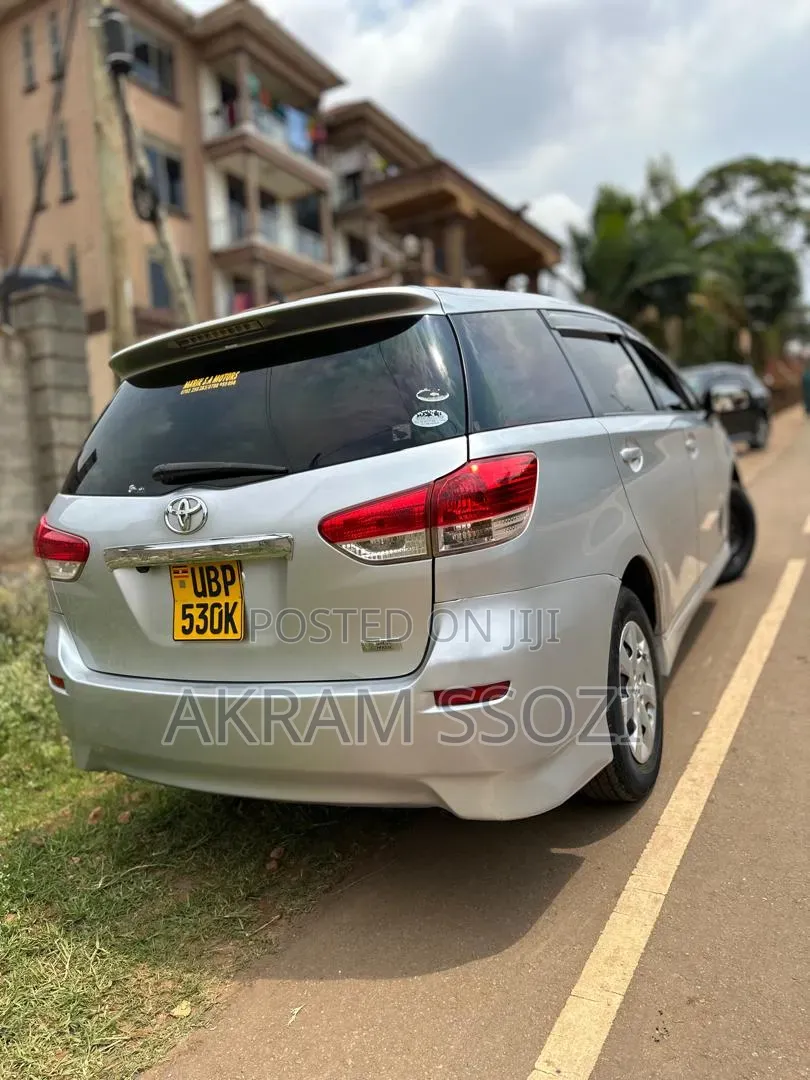 Toyota Wish 2010 Silver