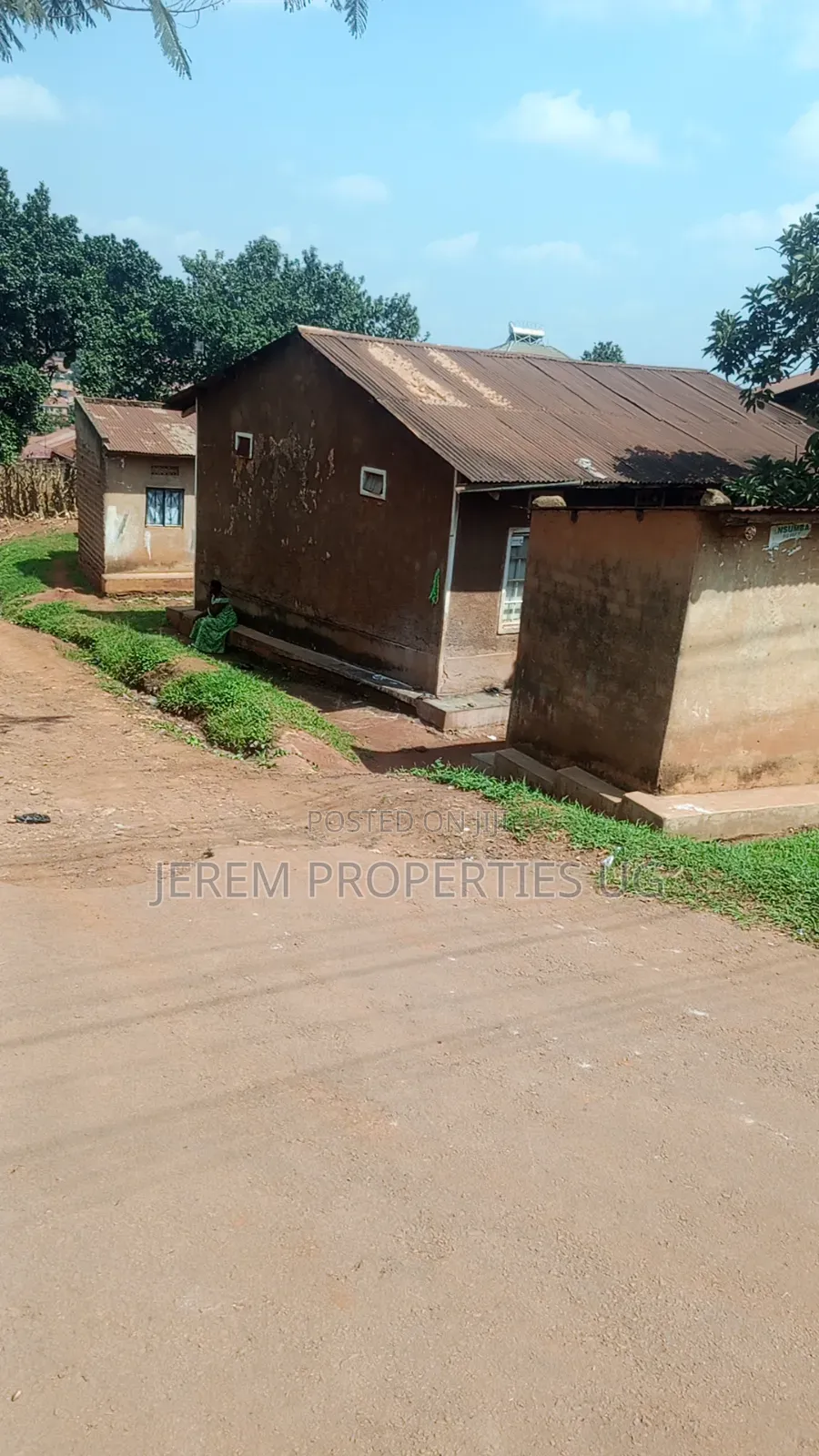 Half Acre in Makerere Kikoni