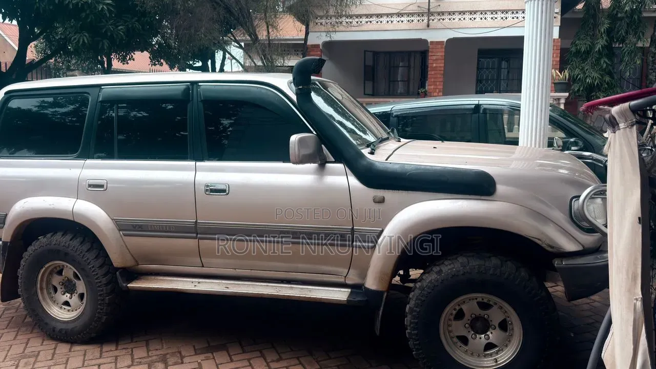 Toyota Land Cruiser 1998 Silver