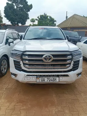 Toyota Land Cruiser 2016 White