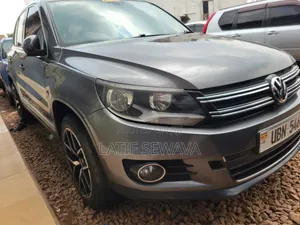 Volkswagen Tiguan S 4Motion 4dr SUV AWD (2.0L 4cyl Turbo 6A) 2014